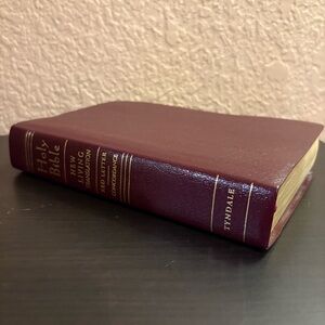 Tyndale new living translation red letter bible